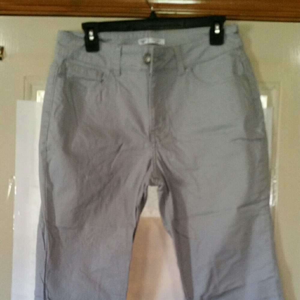 Lee capris